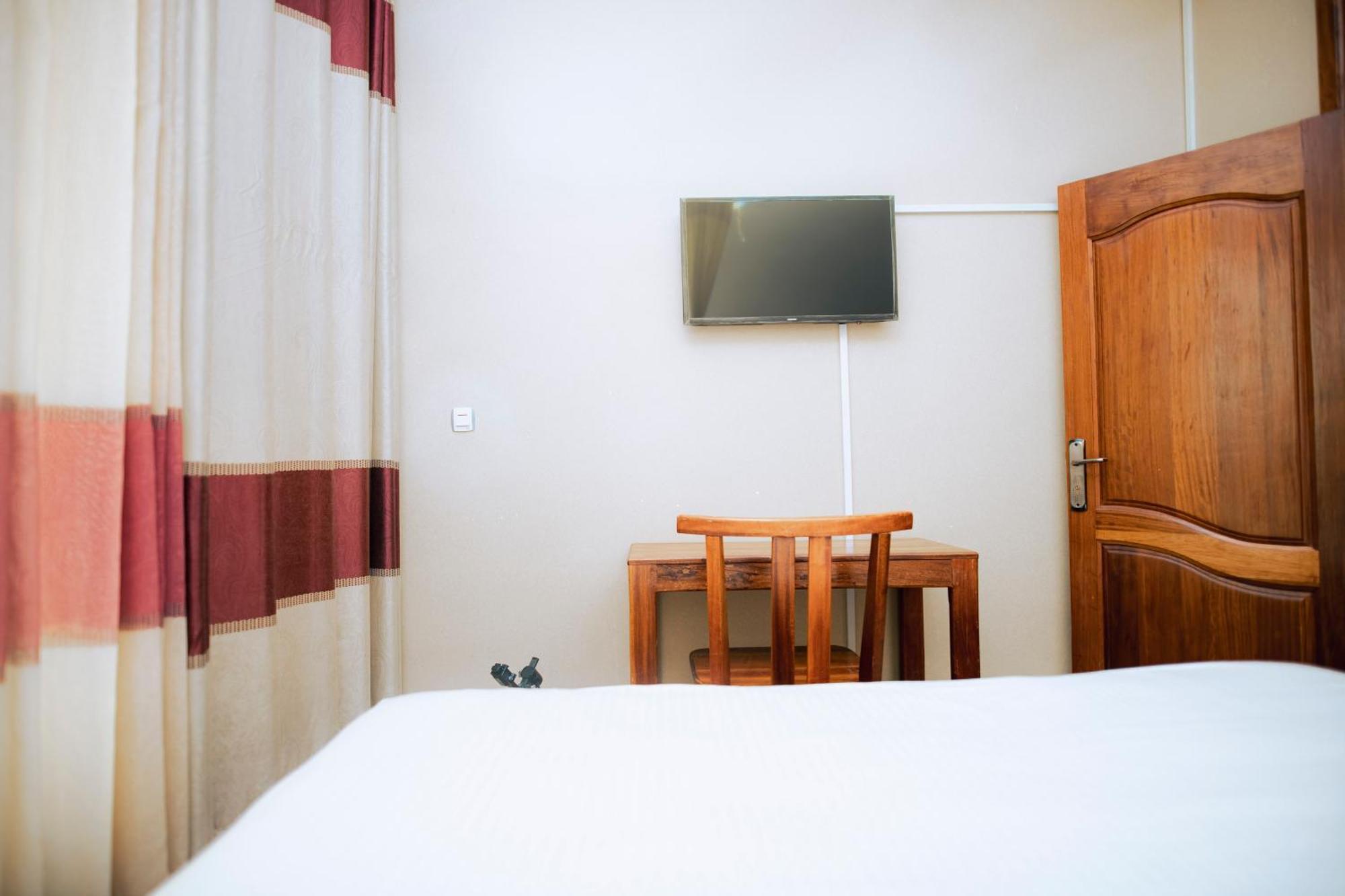 Peace Guest House Muhari Екстериор снимка