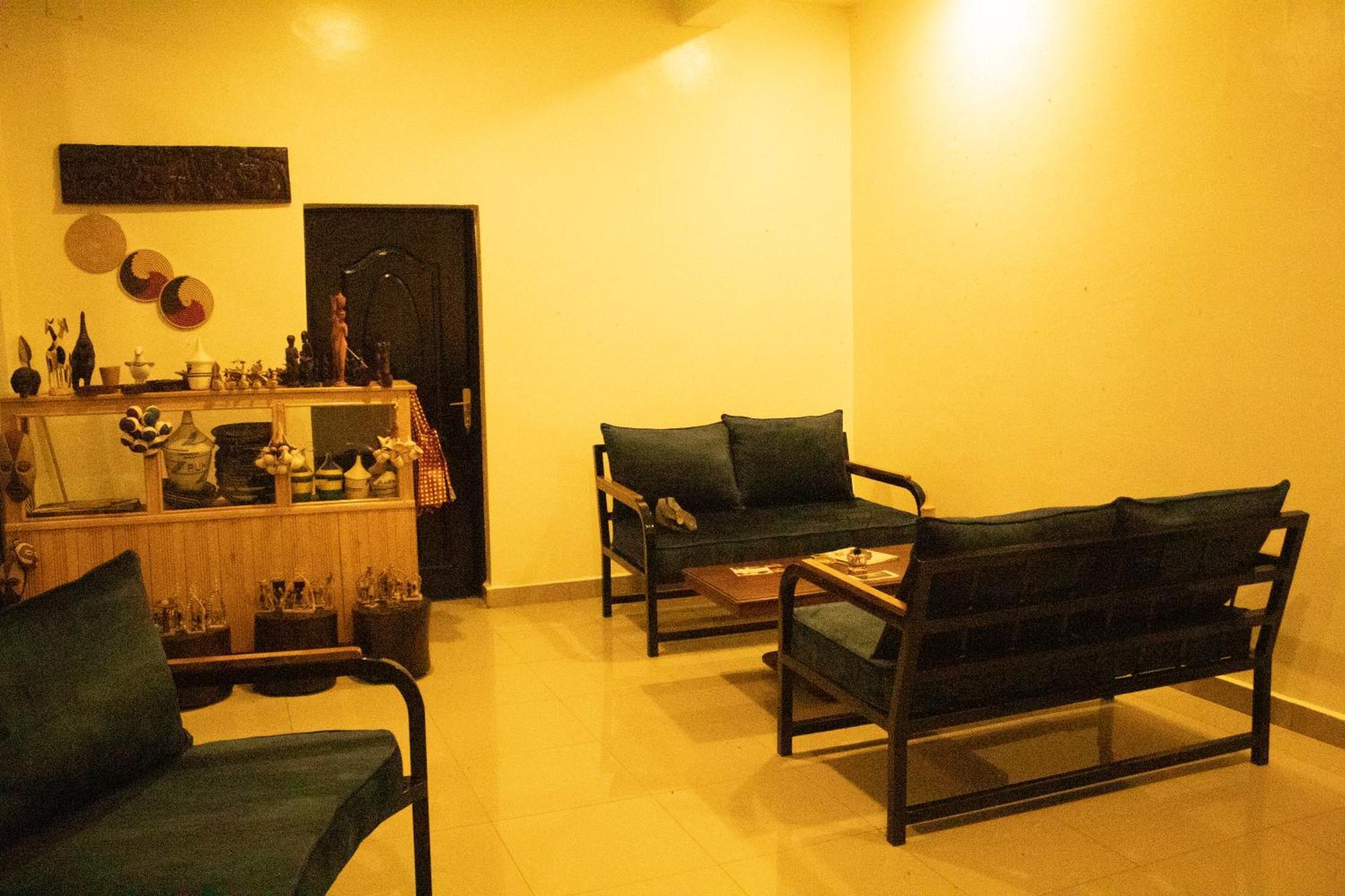 Peace Guest House Muhari Екстериор снимка